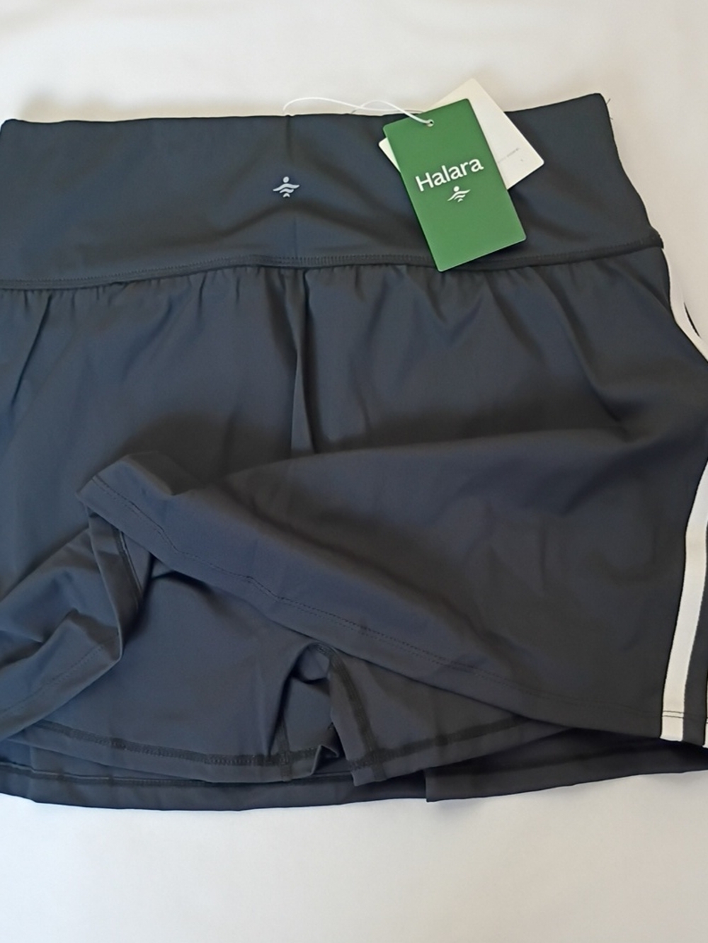 HALARA Medium Black Athleisure Athletic Skort with White Side Stripe P015